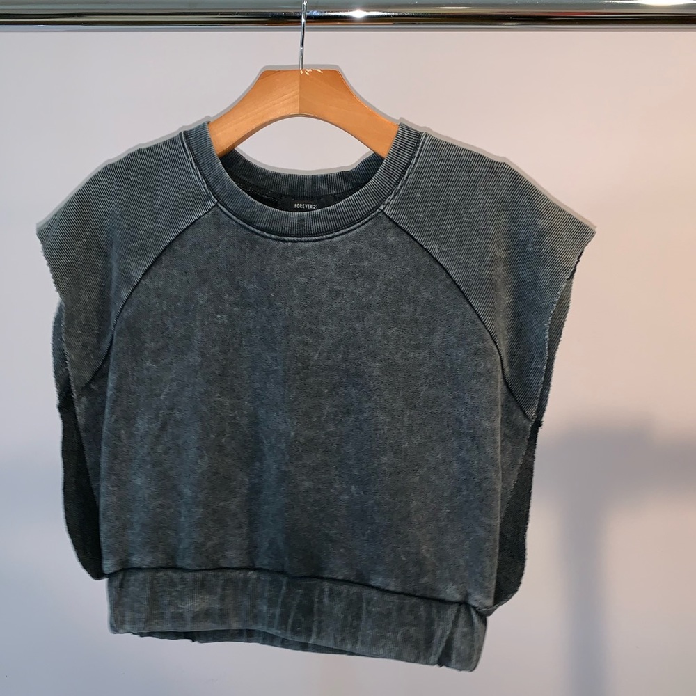 🆕 Muscle Top - Picture 3 of 4